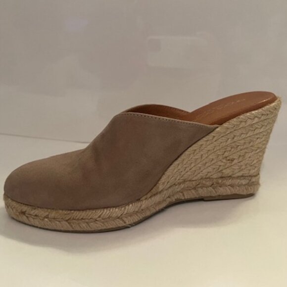 Andre Assous Closed Toe Suede Wedge Size 36/6 - Picture 3 of 5